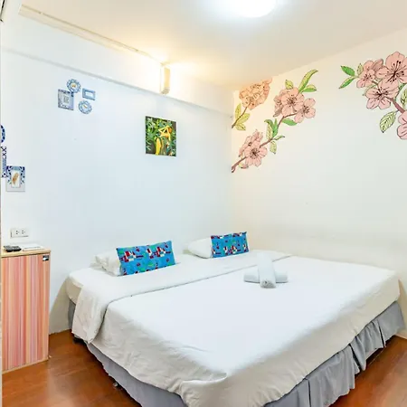 Sleep Dee Hostel